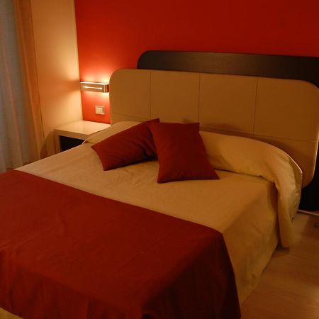 Bed and Breakfast Palazzo Sciacca Патти Номер фото